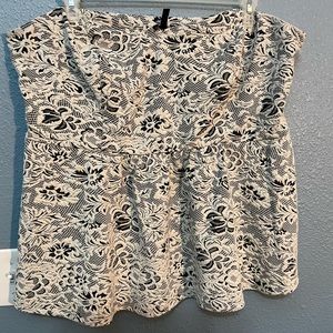 Maurice’s size 3 lace peplum style top